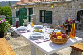 Отель Trogir Hinterland Holiday Home  Gustirna
